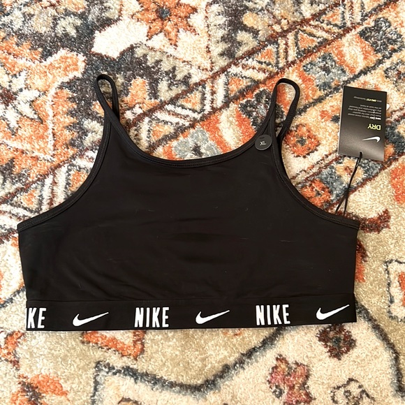 New Junior Girls Nike Trophy Sports Bra - Picture 1 of 6